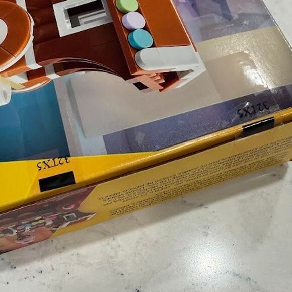 Lego Creator Gingerbread Train Set # 40777 - Picture 4 of 4